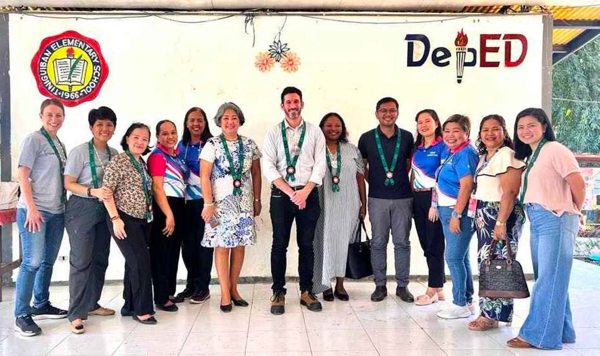 poverty_action's tweet photo. #IPAPhilippines and @youthimpactorg wrapped up our school visits to the @DepEd_PH Schools Division of Puerto Princesa and Cavite City. We learned firsthand from our teachers implementing the #mEducation program and teaching at the right level #TaRL. https://t.co/xxgLcaWwyY