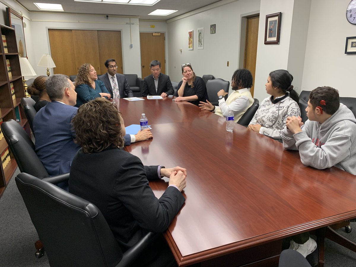 LexforthedeafNY's tweet image. Thanks to the office of @LiuNewYork for meeting with our amazing students. The legislature’s support @4201Schools 2025-2026 budget priorities will ensure quality educational programs for NY’s #deaf #blind #physicallydisabled youth. #FundThe4201s