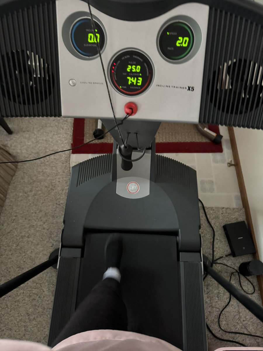 HeatherMaria123's tweet image. Morning Blessings, Prayers, Meditation, 🧘 Yoga, Wellness, News 📰 orange spice herbal tea 🍵 with honey 🍯 &amp;amp; a heavenly hash bar, 17 min bike 🚲 12 min treadmill #winterwellness Research 🔬 
#positivechanges Tuesday February 11 ❤️❤️❤️❤️
Pluto 
Red Ray of Light 
Solar System