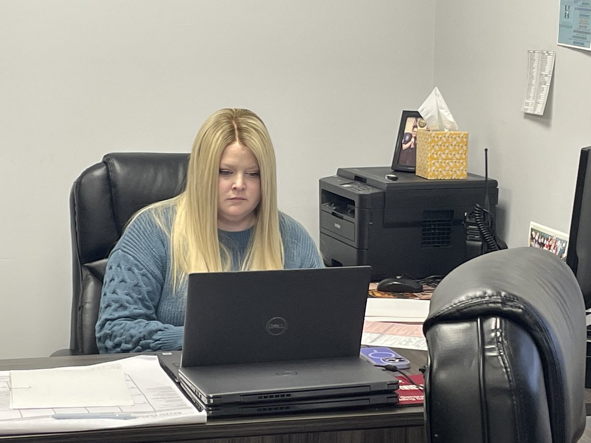 karinjohnson's tweet photo. Fight like Megan! @HamiltonTwpPD officer Megan Graham is in the fight of her life after being diagnosed w stage 4 cervical cancer. But she’s not battling alone. Tonight @ 6 @WLWT hear from her &amp; see how other first responders are showing support in a visible and heartfelt way. https://t.co/mLvjqcqex0