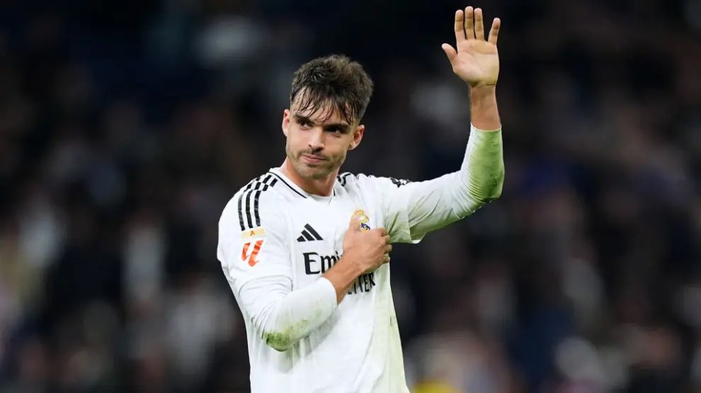 Manucho (@_paachoo_) on Twitter photo Honor a este chaval que se ha echado la defensa del Real Madrid a la espalda.
Tenemos central titular para muchísimos años, te queremos <a href="/RaulAsencio7/">Raúl Asencio</a> 🤍 Honor a este chaval que se ha echado la defensa del Real Madrid a la espalda.
Tenemos central titular para muchísimos años, te queremos <a href="/RaulAsencio7/">Raúl Asencio</a> 🤍