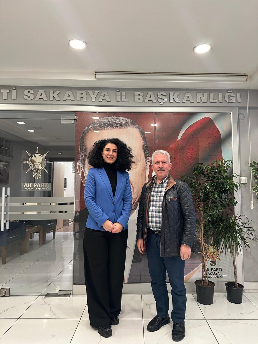 AK Parti İl Disiplin Kurulu Üyesi , lise öğretmenim , Sayın Osman Aydın’ı İl Başkanlığımızda misafir ettik. 

Nazik ziyaretleri ve iyi dilekleri için kendilerine teşekkür ederim.

<a href="/osmanaydin6154/">Osman AYDIN</a> 
<a href="/mimduygucetin/">DUYGU ÇETİN</a>