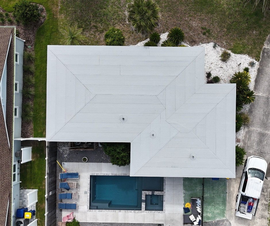 SecRoofing's tweet photo. Revitalize your flat roof with SEC Roofing &amp; Construction’s flat roofing solutions. Flat roofs offer a sleek, modern appearance that complements contemporary architecture. Update your flat roof today. Contact us at 904-230-9171 
#Roofer #Construction #FL #Jacksonville https://t.co/JUDvUo3Dra