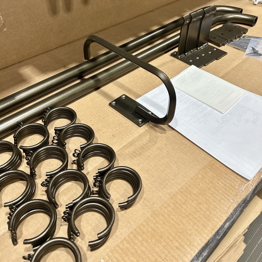 helserbrothers's tweet image. Beautiful hardware order ready to ship 💙

• French pole kit
• Custom vertical bypass brackets
• Iron wand with bypass ring
• Diamond tie-back arm

Stay tuned for more behind-the-scenes orders!
#helserbrothers #draperyhardware #customdraperyhardware 🚚#windowtreatments…