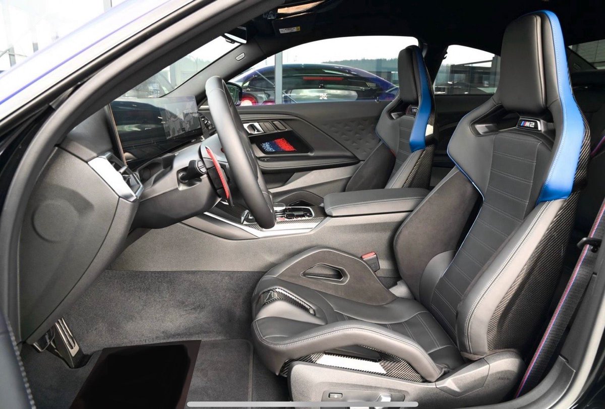 Earlsimxx's tweet photo. G87 M2 https://t.co/DuznjMwSJL