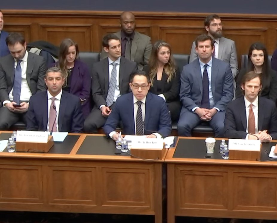 1/ The Golden Age of Digital Assets is there if we want it. The US can, and should, be the crypto capital of the world. Congress is stepping up and doing its part. We testified on the Hill to do ours.