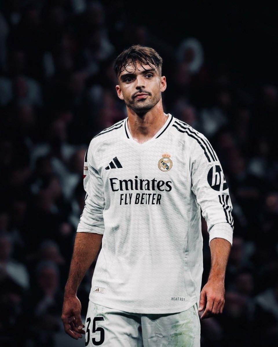 مرجله مرجله مرجله يابشر

اقسم بالله مدريد كسب مدافع عظيم، كسب مدافع ما يتأثر بالضغوطات ولا بالظروف

رغم أنه المدافع الوحيد اللي يلعب بمركزه بقلب الدفاع، لكن شالنا شيل ولا أهتم لأي حاجه

اسينسيو أثبت أحقيته بالمركز الاساسي بكل مرة يلعب