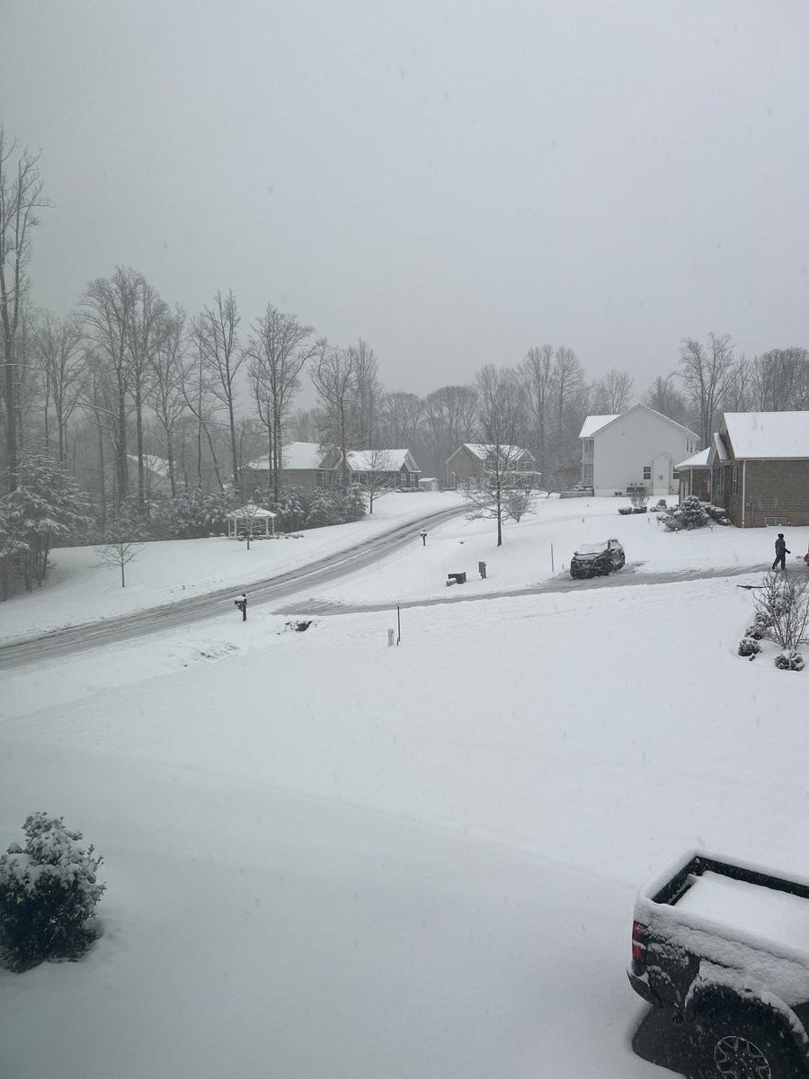charlcies (@charlcies) on Twitter photo The snow continues! Starting hour four of steady snow in Calvert County. #mdwx <a href="/capitalweather/">Capital Weather Gang</a> <a href="/amelia_draper/">Amelia Draper</a> The snow continues! Starting hour four of steady snow in Calvert County. #mdwx <a href="/capitalweather/">Capital Weather Gang</a> <a href="/amelia_draper/">Amelia Draper</a>