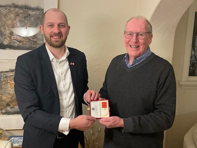 Recognising incredible work individuals do to support 🇬🇧 is one of the best parts of my job.

It was an honour to present Joe Barnsley, the former UK Honorary Consul in Manitoba, with a British Empire Medal for his dedicated service to British Nationals &amp; the UK.