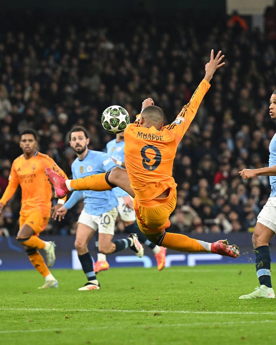 johnrodriguezhn's tweet photo. 😳 Acrobático gol de Kylian Mbappé 🇫🇷 para el empate a uno del Real Madrid C.F. ante el Manchester City
#championsleague #futbol #JohnRodriguez #foryoupage #viralpost2025 https://t.co/J11R9YGCAj