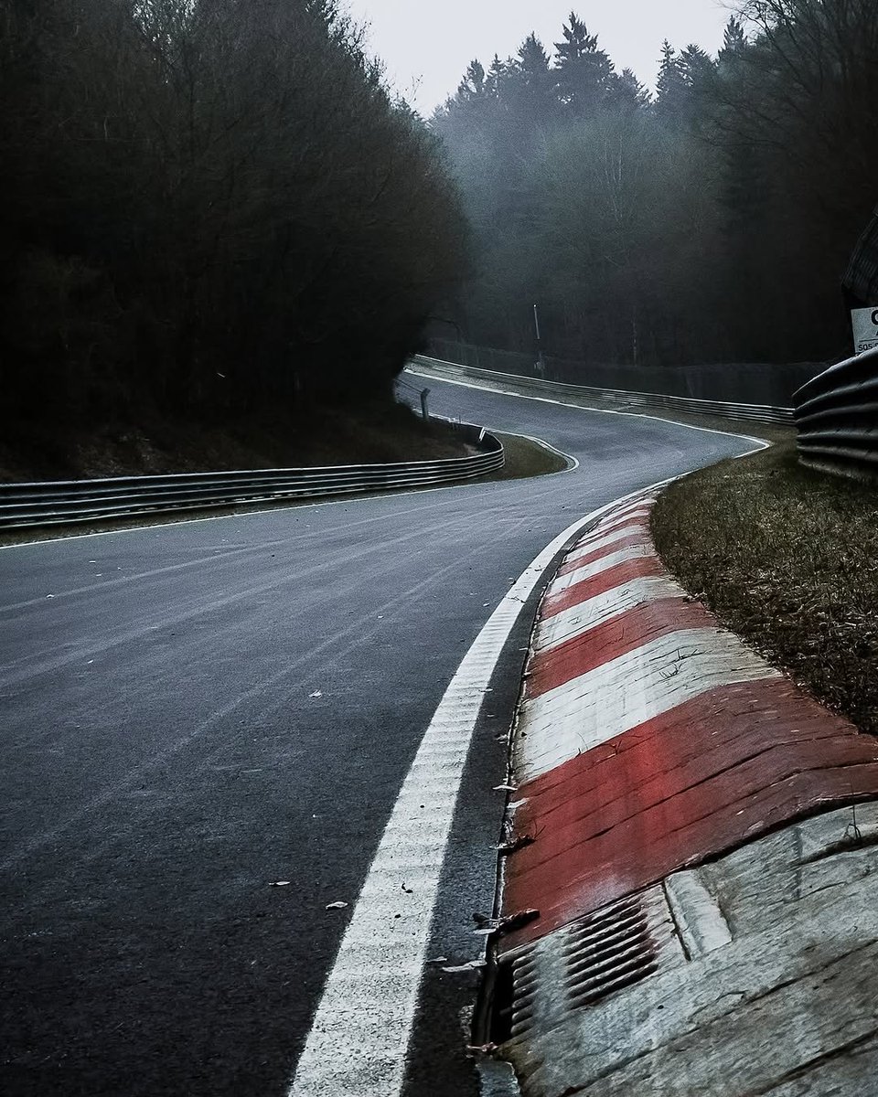 Ultra romantika 😍 📸 Nürburgring Nordschleife, image size:960x1200