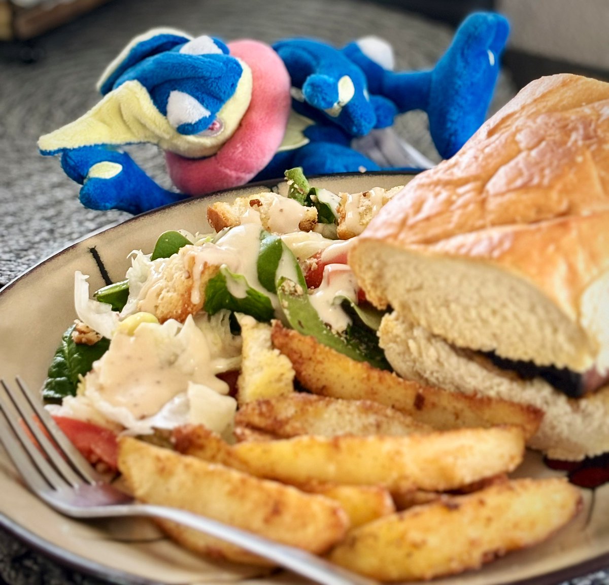 GrenShinobi's tweet photo. 🥪🥪 #pokemontcg #Pokémon #greninja#nintendo#gamefreak#plush#pokemoncompany#pokemoncommunity#japan#nippon#ninja#food#sandwich #personalblog #kalos  #ポケモン #ゲッコウガ #日本 #photography#pokemoncenter#pokemonxandy#pokemonxy#ashketchum#satoshi#pokemongo  #ぬい撮り #anime https://t.co/DeZM3eNvkm