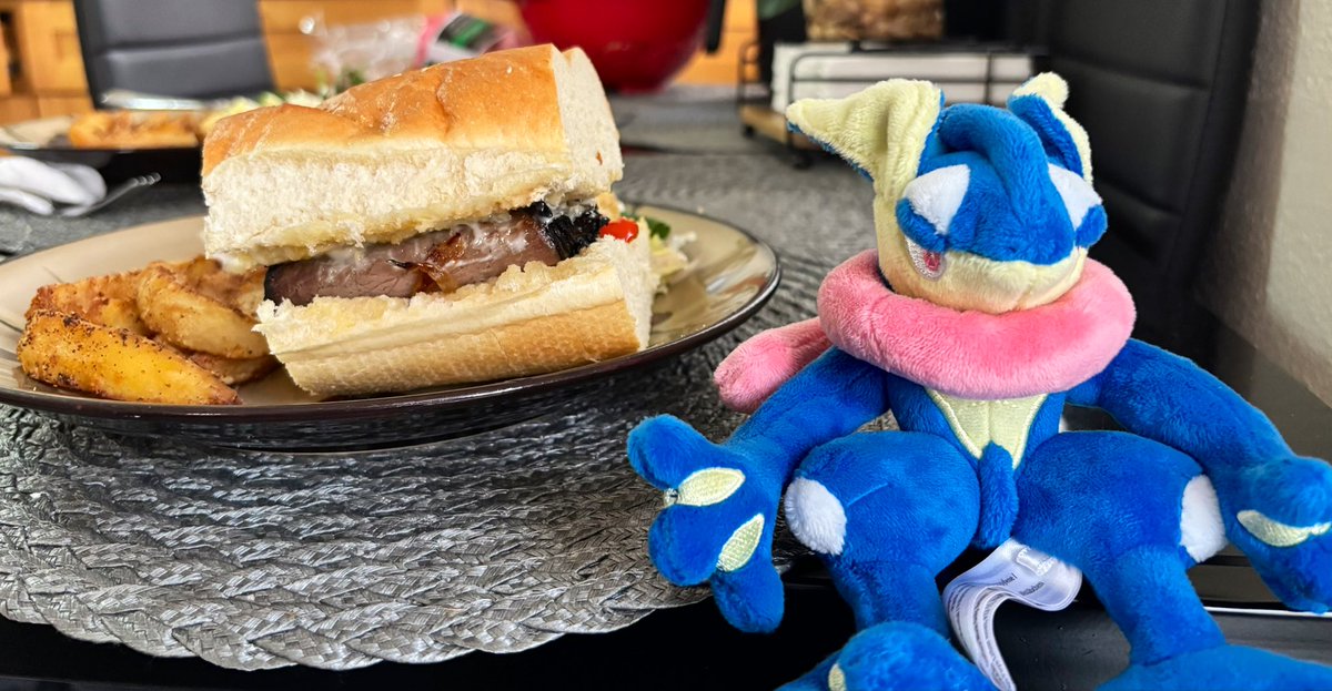 GrenShinobi's tweet photo. 🥪🥪 #pokemontcg #Pokémon #greninja#nintendo#gamefreak#plush#pokemoncompany#pokemoncommunity#japan#nippon#ninja#food#sandwich #personalblog #kalos  #ポケモン #ゲッコウガ #日本 #photography#pokemoncenter#pokemonxandy#pokemonxy#ashketchum#satoshi#pokemongo  #ぬい撮り #anime https://t.co/DeZM3eNvkm