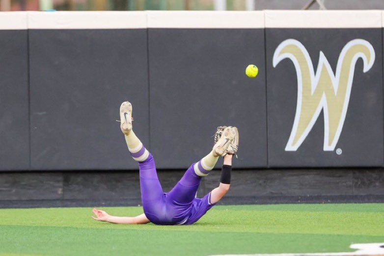 no context college softball (@contextsoftball) on Twitter photo 