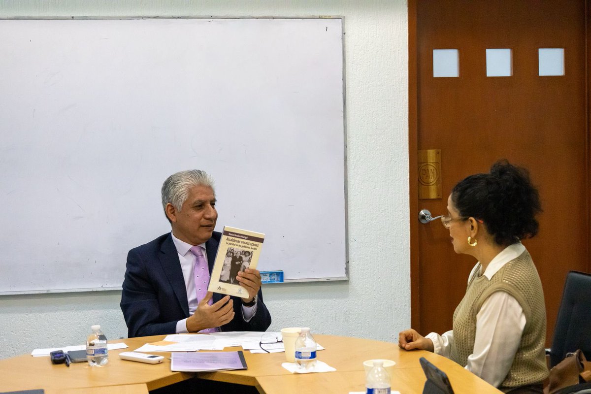 El día de hoy nos reunimos con el dirigente estatal del <a href="/CDEPANVeracruz/">CDE PAN VERACRUZ</a>, Lic <a href="/FedeSalomonMol1/">Federico Salomón</a> con quien dialogamos sobre paridad y combate a la VPGM en el proceso electoral local para renovar las presidencias municipales del Estado.
Gracias por la voluntad de sumar.