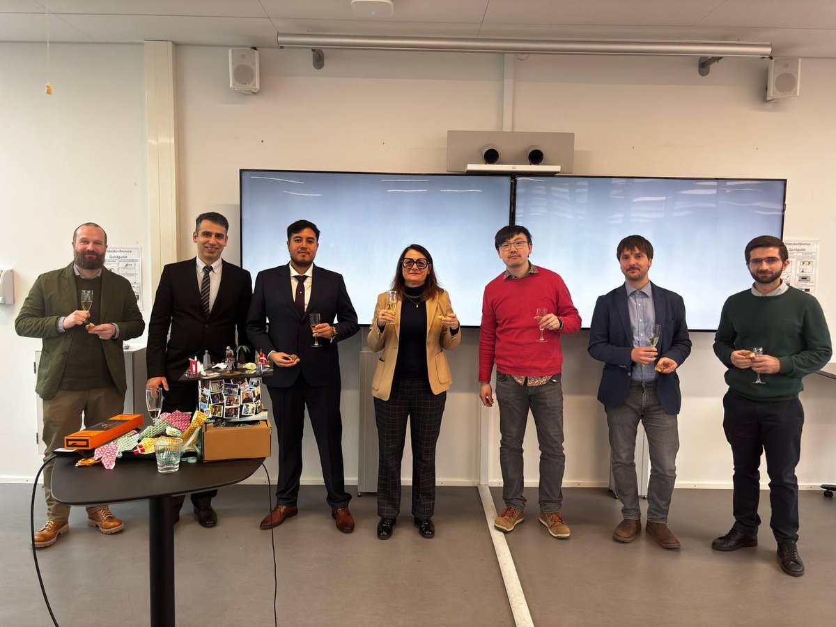 Congratulations 🎊 to Dr. Jonathan Tirado 🇪🇨 for successfully defending his PhD thesis “Multigait limbless soft robotic locomotion”.

Evaluation committee: Prof. Cheng Fang (Chair), Prof. Cecilia Laschi, and Prof. Marcello Calisti