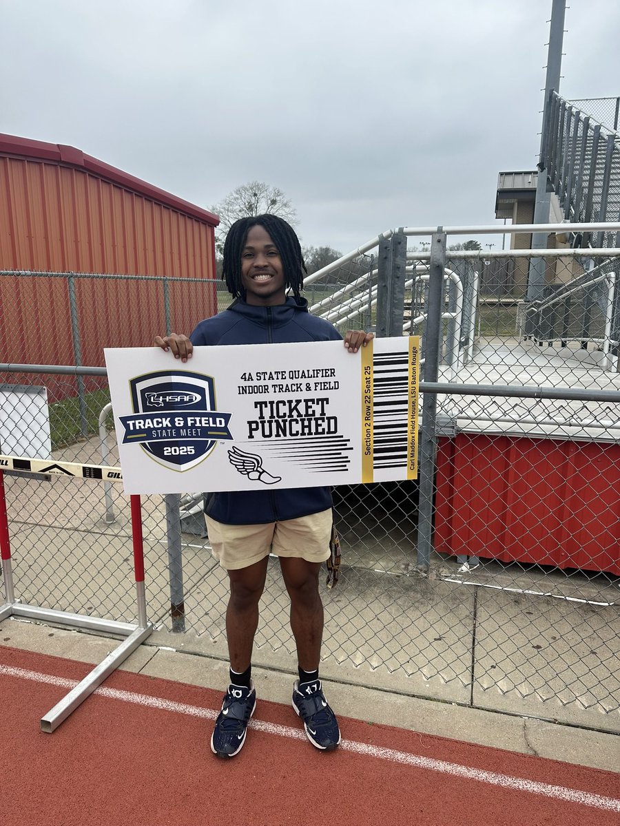 Congratulations to  our two seniors Yaz Furgerson (shot put) and Javonte Taylor (Long jump, Triple Jump, High Jump) qualifying for the indoor state meet!!!