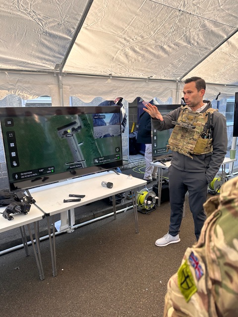 TomahawkRobots's tweet image. Maintaining a tactical close-up and a strategic birds-eye view in a rapidly evolving battlespace is mission critical. This @dstlmod-led demonstration, supported by Tomahawk, highlights how the Grip S20 and Kinesis enable operators to fluidly command and control uncrewed systems…