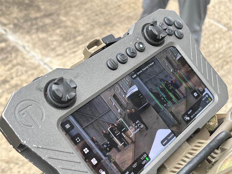 TomahawkRobots's tweet image. Maintaining a tactical close-up and a strategic birds-eye view in a rapidly evolving battlespace is mission critical. This @dstlmod-led demonstration, supported by Tomahawk, highlights how the Grip S20 and Kinesis enable operators to fluidly command and control uncrewed systems…