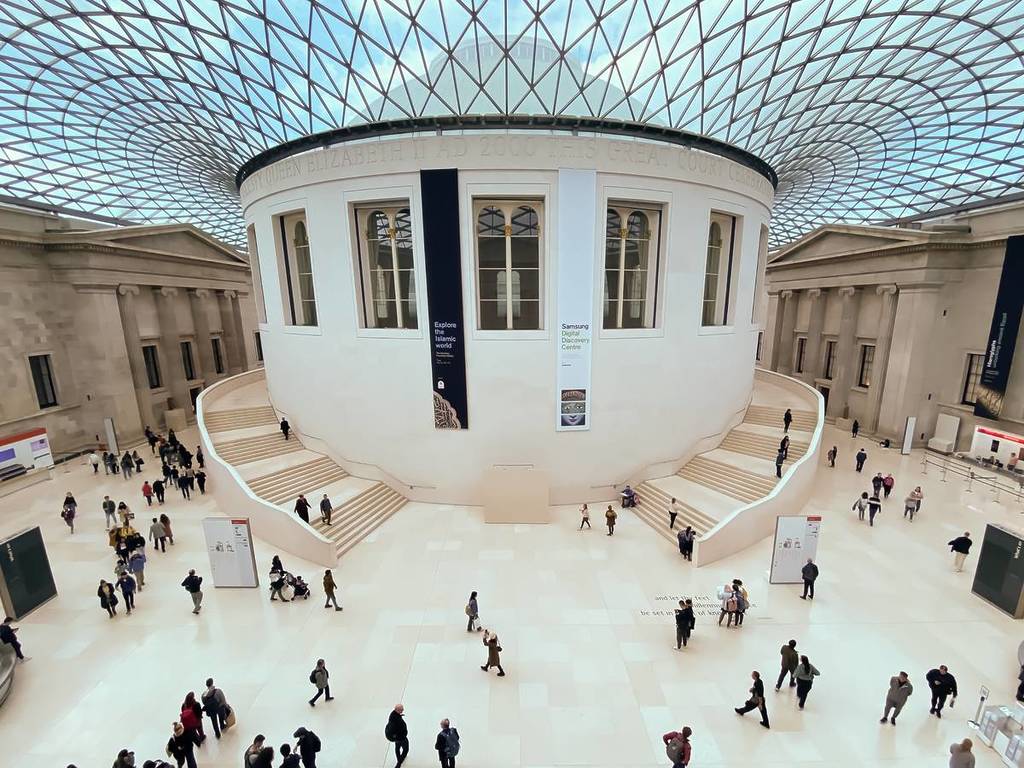 DracoDead's tweet photo. @hastyttv If your a fan of museums The British Museum is probably the best one to go see even more then the natural history and science museums honestly, it covers many places and cultures from the world and the people who guide you are very knowledgeable https://t.co/XqiKcD3YZL