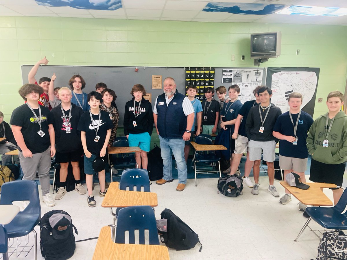 WatkinsRoofing's tweet photo. We had such an awesome time at Florence Middle School for Business in the Classroom! 🙌🏼 Big shoutout to the school’s administration for giving us the chance to connect with these amazing middle schoolers. #WatkinsWay https://t.co/FmTqMM4LMU