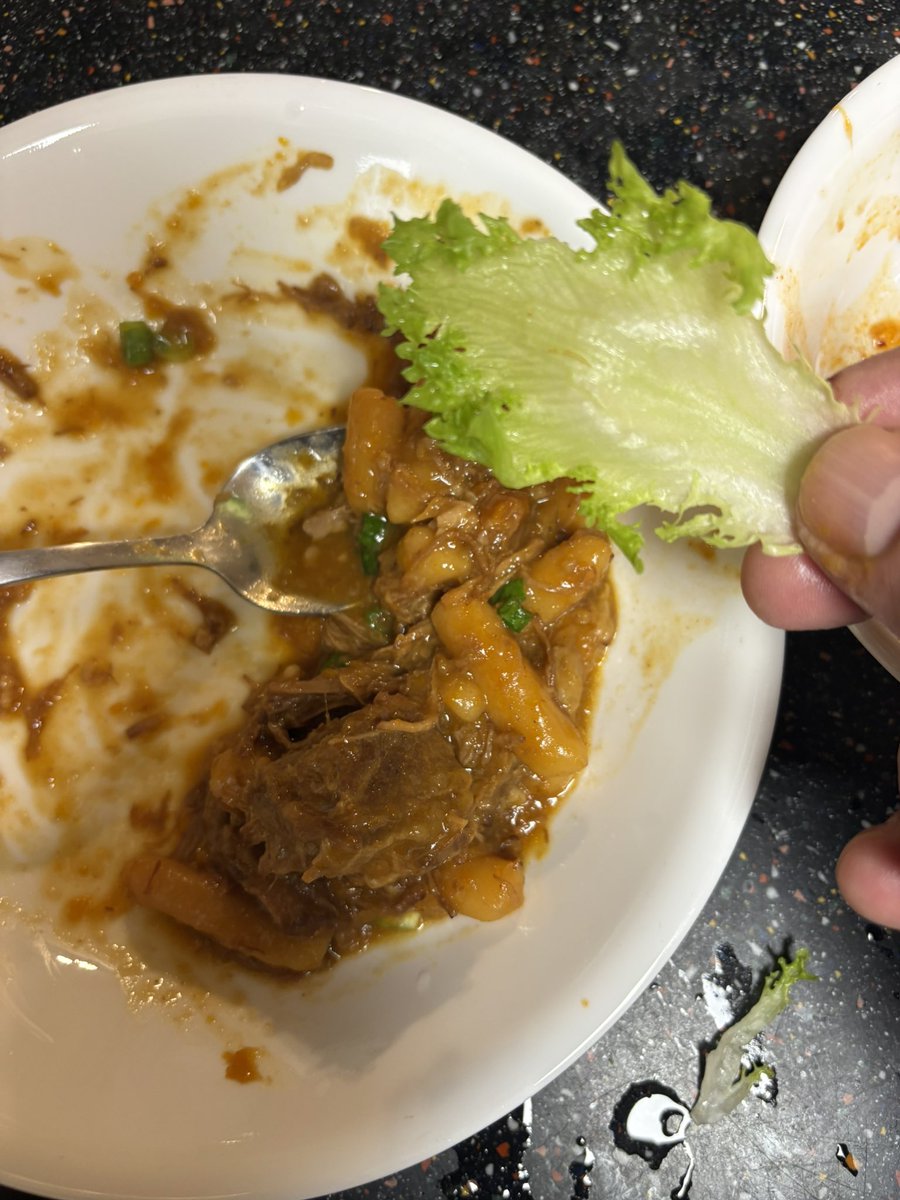 MtnLake4Evah's tweet image. We’re having Korean beef lettuce wraps tonight. I stopped to interact with my son for a few minutes and this is what she left me for lettuce.
