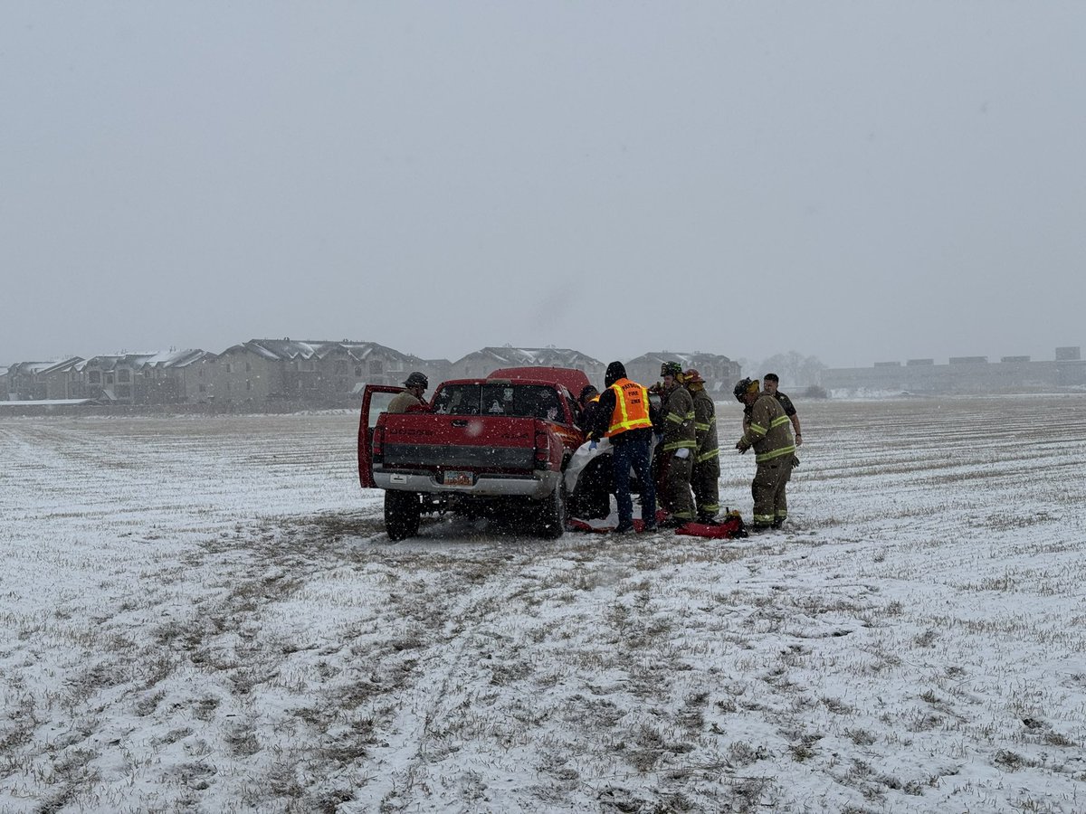 PaysonFire's tweet photo. Vehicle accident 800 south I-15 SB. Patched of snow and ice. Drive cautiously. https://t.co/O0TIrEQx8D