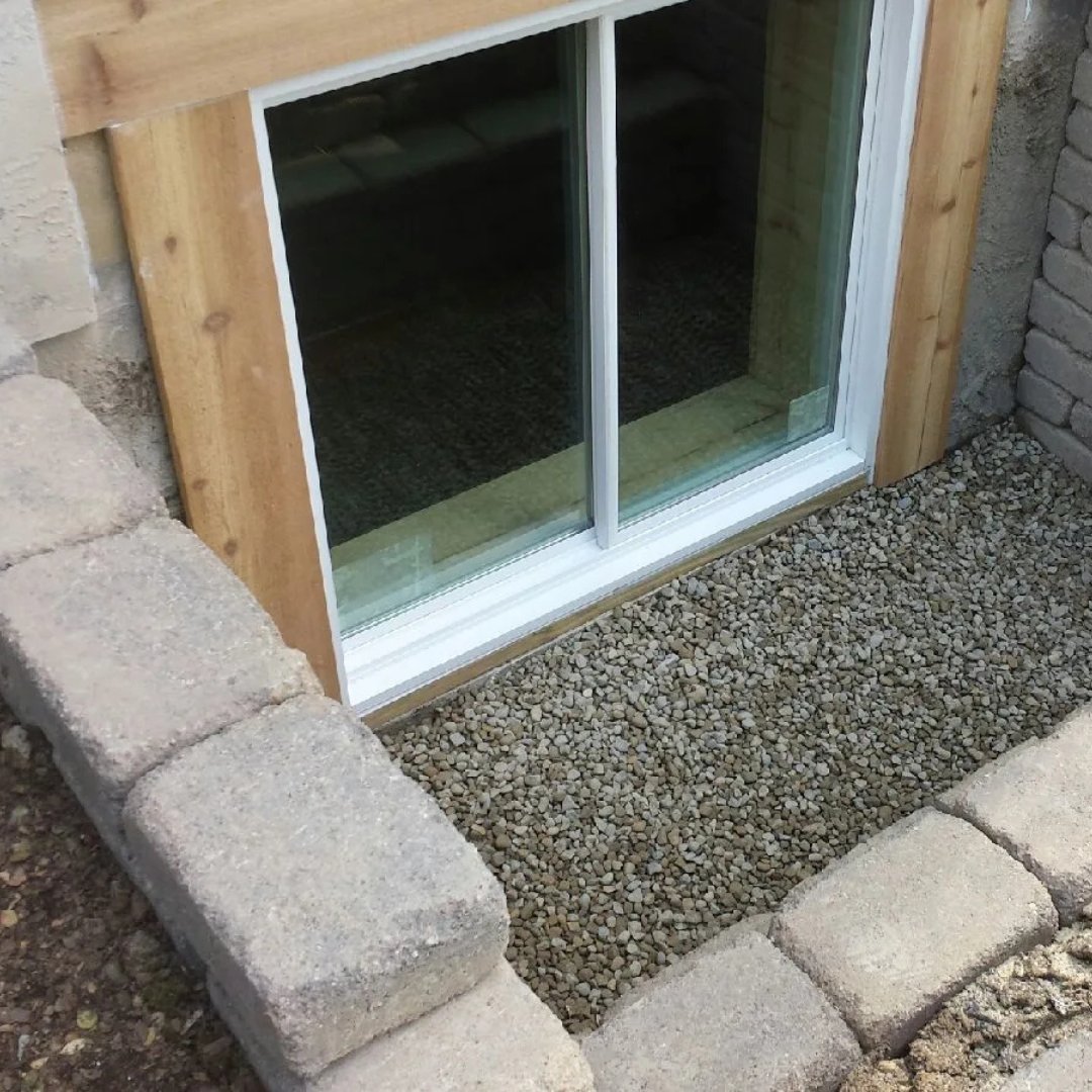 CustomBuiltMI's tweet image. Thinking of finishing your basement? Get the egress window right! Check out our article to explore window types and styles that meet safety standards and boost design:
hubs.la/Q0357c-h0

#BasementRemodel #EgressWindows #CustomBuiltMI