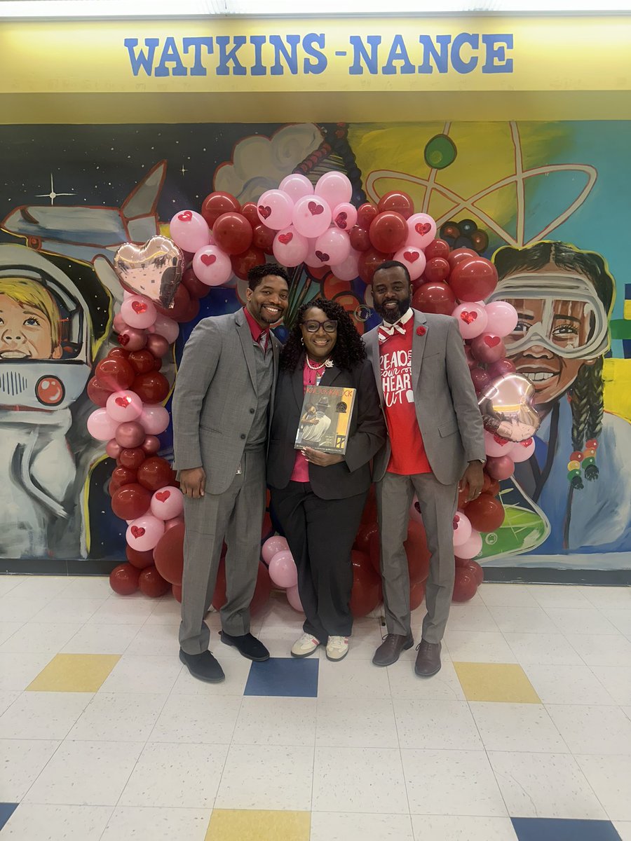 RobinColetrain's tweet photo. Thank you to @WNESrcsd1 for the invite to the For the Love of Reading event today. I spent time with 5th grade students and future @WAPerryMS Eagles. Great job to Principal Reynard Jefferson and his entire team for a beautiful event. #CAJohnsonCluster https://t.co/VKkGllKRSg