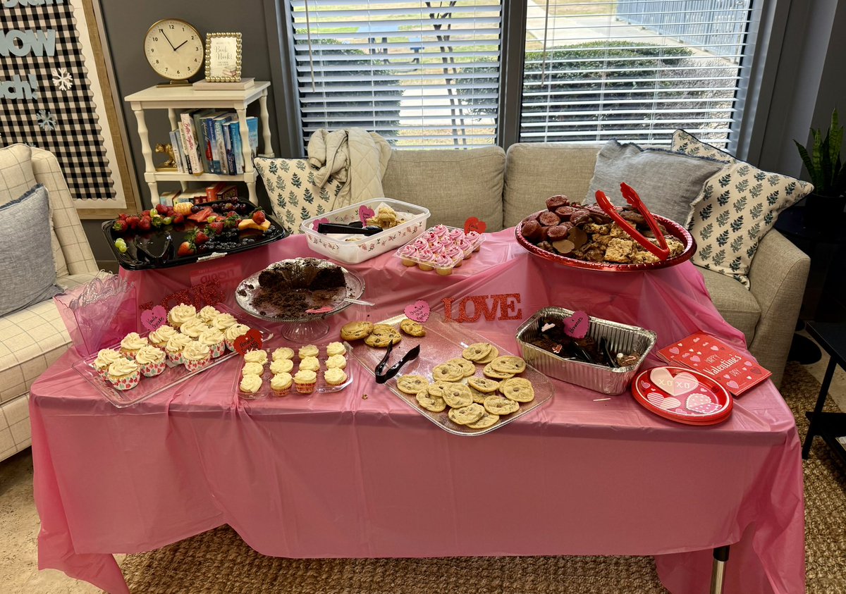 Beth Vencill (@octvencill) on Twitter photo We always feel loved by our amazing <a href="/octaylorpta/">O.C. Taylor PTA</a>, but today was especially sweet! Thank you, PTA, for filling my heart AND my tummy. Your thoughtfulness is so appreciated! 💕🐯 <a href="/OCTaylorTigers/">O.C. Taylor Elem</a> #SaddleUpOCT We always feel loved by our amazing <a href="/octaylorpta/">O.C. Taylor PTA</a>, but today was especially sweet! Thank you, PTA, for filling my heart AND my tummy. Your thoughtfulness is so appreciated! 💕🐯 <a href="/OCTaylorTigers/">O.C. Taylor Elem</a> #SaddleUpOCT