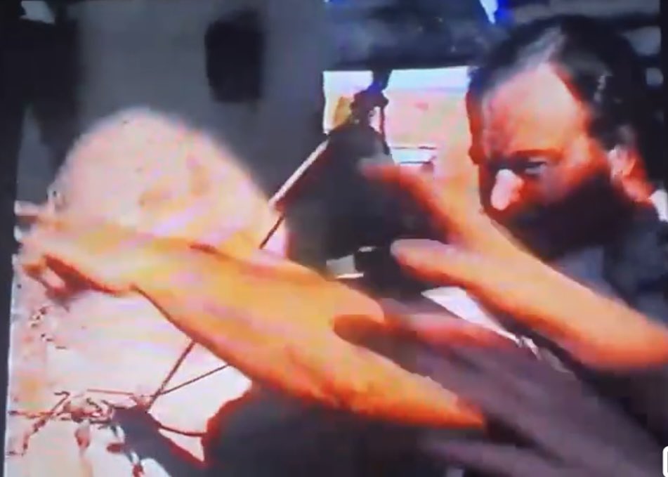 “Tañer de antaño” CAMARENA (Toledo). En 1994 perdió el repique manual de campanas en el campanario de su iglesia de San Juan Bautista, quedando como testimonio gráfico unos magníficos vídeos de Santiago, último campanero <a href="/Obispofcerro/">✙ Francisco Cerro Chaves</a> <a href="/architoledo/">Archidiócesis de Toledo</a>

+Info: facebook.com/share/17Y8C4PB…