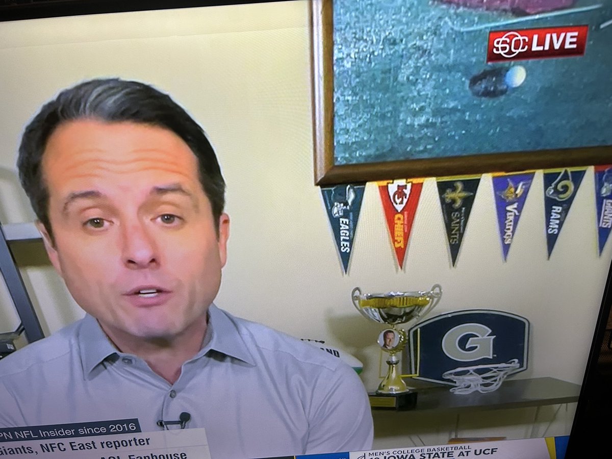 A St. Louis Rams flag spotted in the wild on <a href="/SportsCenter/">SportsCenter</a> 👀