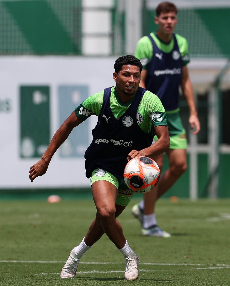 futebol_info's tweet image. ⚠️ AGORA!

Proposta do Grêmio por Rony foi recusada por ter sido considerada baixa.

Por enquanto, a negociação é entre Atlético-MG, Palmeiras e o atacante.

🗞 @andrehernan 
📸 Cesar Greco/SEP