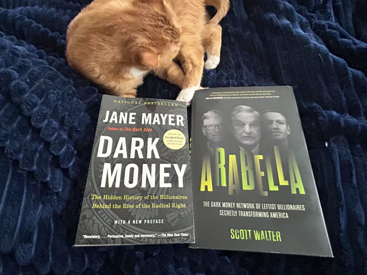 vivilinsv's tweet photo. 推荐两本让我脑洞大开的书📚
你以为的政治 vs. 你不知道的金钱游戏

《黑金政治》(Dark Money) & 《阿拉贝拉》(Arabella)
一左一右，两个截然不同的世界，背后却是同一个游戏——超级富豪的金钱网络 如何操控政策、选举和舆论。这两本书结合来看，才是完整的真相！

🔍《黑金政治》——右翼金钱如何操控美国？
📌 作者：Jane Mayer

这本书详细调查了科赫兄弟等超级富豪如何用几十年时间，通过智库、大学、媒体、游说团体来改变美国政治生态。他们用金钱塑造法律、操纵民意，而普通人完全不知情。

🔹趣闻： 科赫兄弟的父亲曾在苏联为斯大林建炼油厂，后来又为纳粹德国工作，最后回到美国成为资本家。这转折够戏剧吧？

🔹震惊事实： "科赫章鱼"（Kochtopus） 在2012年美国大选中砸了4亿美金——比整个共和党全国委员会的预算还多！

🔍《阿拉贝拉》——左翼金钱如何暗中布局？
📌 作者：Scott Walter

如果说《黑金政治》揭示了右翼的黑金网络，那么《阿拉贝拉》则揭露了左翼亿万富翁（如索罗斯）如何用非营利组织（NGOs）、媒体、公关战，在幕后来推动自己的政治议程。

🔹趣闻： Arabella Advisors 旗下的非营利组织网络，在一个选举周期内砸了近10亿美元 来影响政策和选举，比大多数正式政党还要壕！

🔹震惊事实： 一个与 Arabella 相关的组织幕后资助了数百个"草根"抗议活动，制造出“人民自发运动”的假象……但实际上，背后的资金来自同一群超级富豪。

🎭 NGO、政治、媒体，都是一场操控游戏？

最近，@ElonMusk 突袭 USAID（美国国际开发署），曝光了一些NGO背后的隐秘资金流。USAID 长期被指控，以“人道主义援助”为幌子，通过暗中资助，影响外国政府和政策。
当亿万富翁、政府、NGO 口口声声“捍卫民主”时，谁才是真正的受益者？

🚀 加密货币如何卷入这场权力游戏？

加密货币曾经是为了对抗中心化控制，但今天，我们看到了熟悉的影子：
监管大战：2023年，加密行业花了超过 5600 万美元游说美国立法者，甚至达到华尔街游说支出的20%！
风投势力：Solana、Ethereum、Layer2……许多 Web3 项目背后的资金依然来自传统华尔街与政府，加密世界真的去中心化了吗？

🔗 参考数据：
📌 2023年，Coinbase、Ripple、Blockchain Association 投入了2000多万美元 影响美国监管机构
📌 Solana Labs 早期募资 3.14亿美金，Edward Snowden 曾批评 Solana 过于依赖 VC，形容其为**“出生在监狱里”**
(来源: Nasdaq, WSJ, Bitdegree)

🎯 “鱿鱼游戏”里，谁才是玩家？
在信息过载的时代，我们看到的只是精心策划的叙事，真正的权力游戏在幕后进行。
💡 对于币圈人来说，如何不被收割？
✅ 质疑一切，拒绝盲信
✅ 追踪资金流向，识破叙事骗局
✅ 做出更好的决策，成为真正的自由个体

当然，改写游戏规则才是终极目标，但这条路比想象中更漫长、更崎岖。愿所有有理想的朋友们，在这个时代找到属于自己的破局之道。💪

你怎么看？这些幕后金钱游戏是否让你有新的思考？欢迎留言讨论！🫶