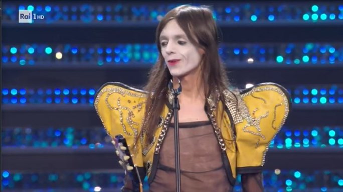 "Volevo essere un duro però non sono nessuno. Sono solo Lucio"🥹

Io nella protection squad di Lucio Corsi:look, performance e voce tutto pazzesco davvero una bella scoperta ❤️ #Sanremo2025