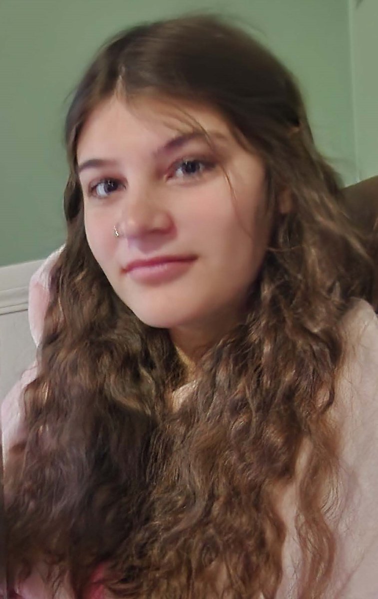 Missing teen in #RedDeer: Sabrina St. Louis (15 y/o) was last seen on Feb. 9. She's 5'4, 130 lbs, has brown hair and blue eyes. RCMP say she was wearing a grey hoodie, white and black checkered pants and red shoes. RT?