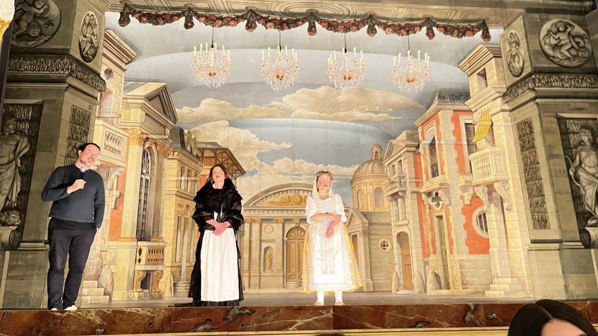 Aujourd’hui, 73 élèves de 6e du <a href="/ClgMagellan/">Collège Magellan, Chanteloup-les-Vignes</a> ont pu découvrir le théâtre <a href="/LeMontansier/">Théâtre Montansier</a> et le décor incroyable de la pièce « Sganarelle ou le cocu imaginaire »! Une belle après-midi culturelle qui, grâce à <a href="/GDichamp/">Geneviève Dichamp</a>, a permis à nos élèves de découvrir une œuvre d’une telle qualité