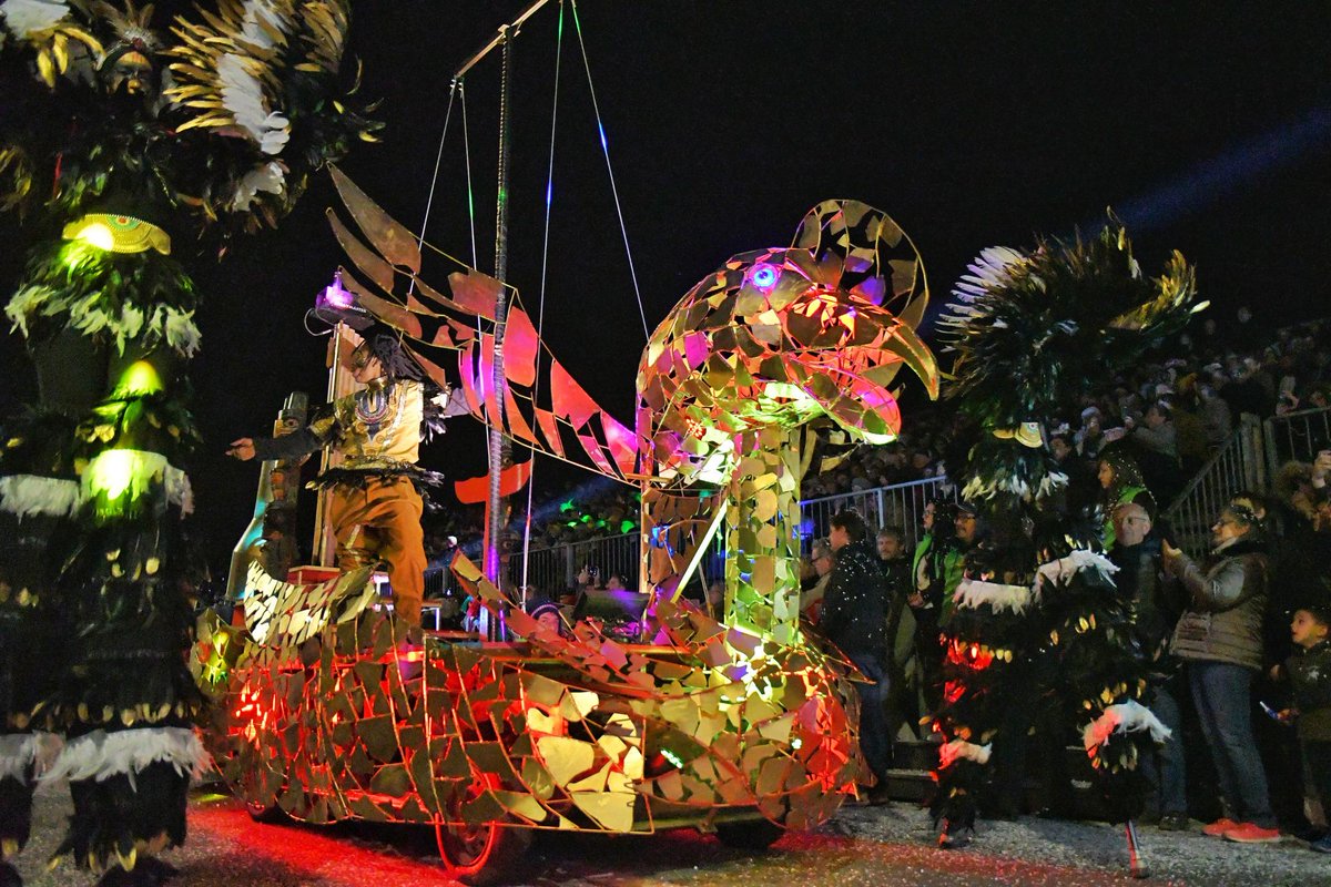 euro_tour's tweet image. 🇫🇷『マントンの #レモン祭り ２０２５🍋🎉』2/15～3/2　テーマは「星への旅💫」。レモンやオレンジなどの柑橘類で作られた巨大なモニュメントや、パレードを見るために、世界中から多くの人々やってきます♪ #FêteduCitron
👉fete-du-citron.com
➡フランスのホテル：euro-tour.co.jp/luxury-hotel/f…