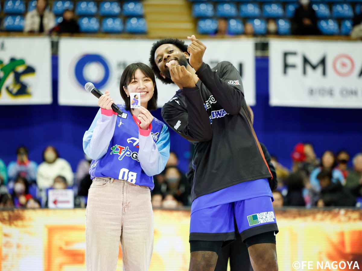 FE_758's tweet image. ／
2/9(日)vs長崎
#MQ さんが選ぶMQ特別賞 👀👑
＼

『MQ特別賞👑』は...
#オルフェミ・オルジョビ 選手‼️🫰🏻

3Qまでの試合内容でMQさんが選んだMIP選手『MQ特別賞』に見事選ばれたオルジョビ 選手‼️👏

素敵なイラストをありがとうございます💙

#FE名古屋 #FEVER #Bリーグ
⬇️イラストができるまで🎨…