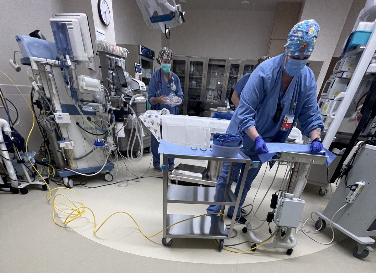 Na izzat mil rahi na paisay
Allah miyan, aisay kaisay?