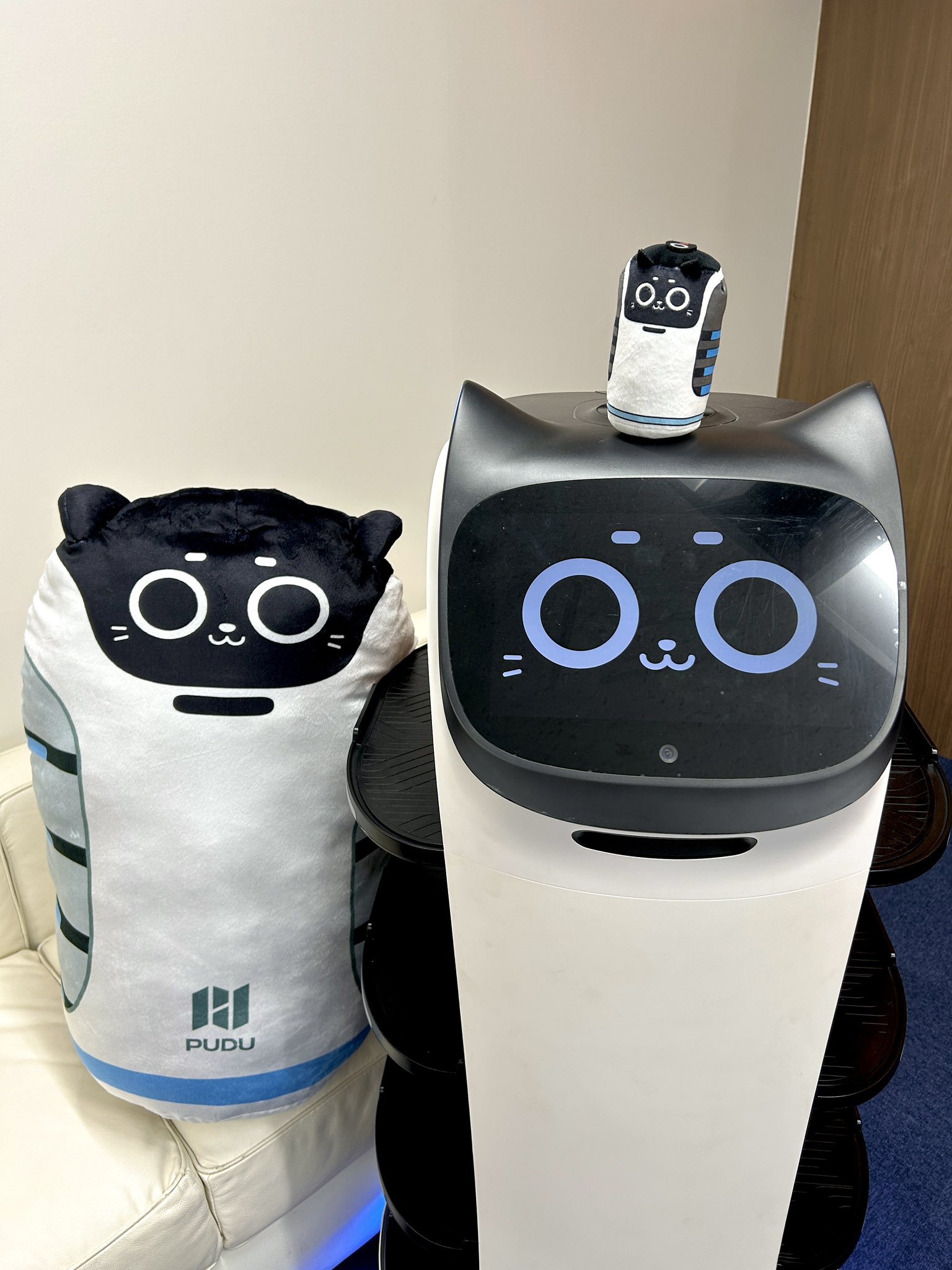配膳だにゃんロボ ガストの猫ロボット まとめ売り 配膳だにゃんロボ ガストの猫ロボット まとめ売り