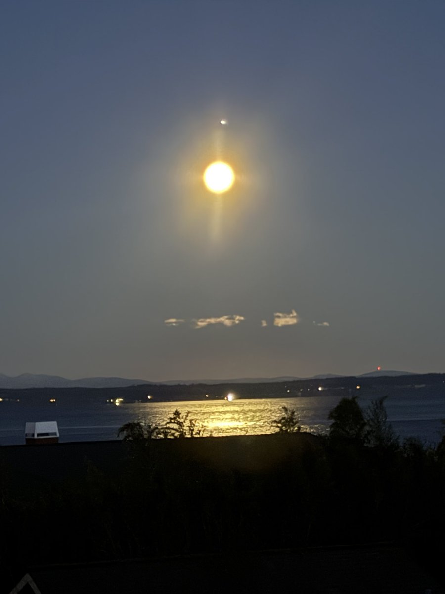 This is the #SnowMoon apparently. Not full till tomorrow! <a href="/myedmondsnews/">My Edmonds News</a>