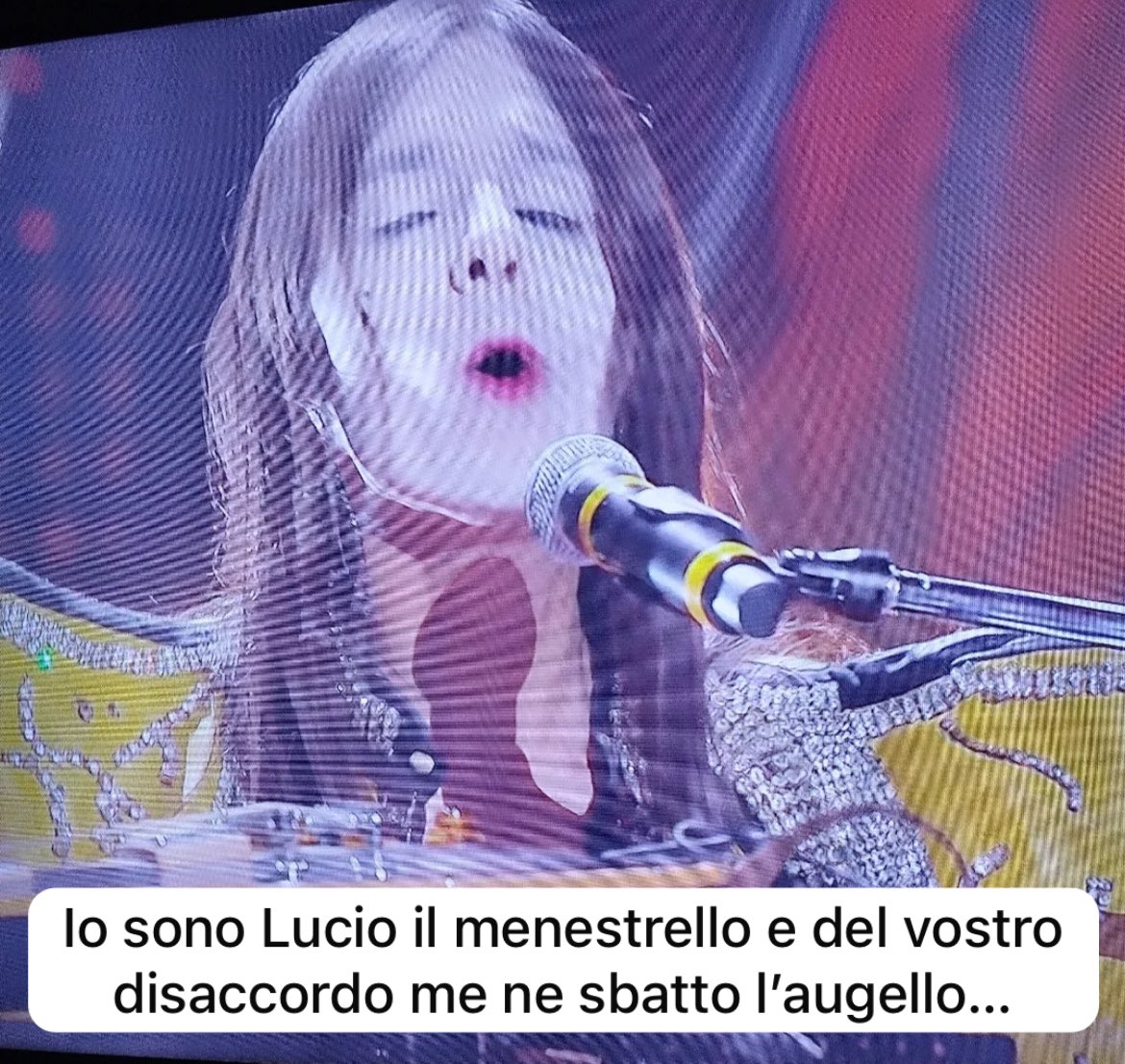 Le prime reazioni dopo la pubblicazione della lista dei top five selezionati dalla giuria della sala stampa tv e web. #sanremo2025 #meme #luciocorsi