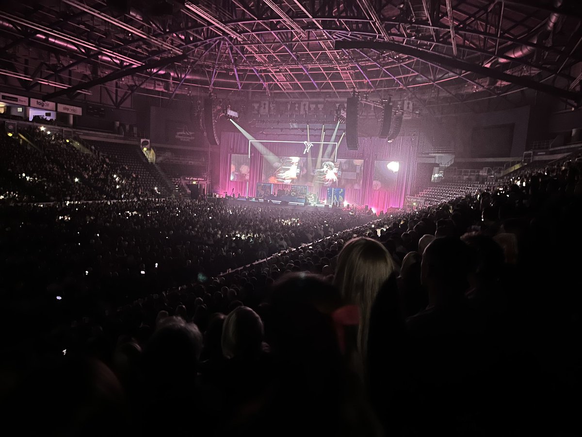 James C (daddiator™) tweet media