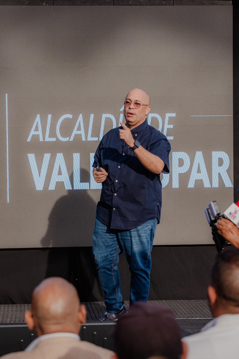 ErnestoOrozcoD's tweet photo. Como lo prometimos y estamos cumpliendo, este es ¡ EL AÑO DE LAS OBRAS! 

Hoy presentamos ante la comunidad el Plan de Inversión 2025, donde están  incluidas obras para el mejoramiento del área urbana y rural de valledupar. 
#DonAlberto https://t.co/7ithWny68e