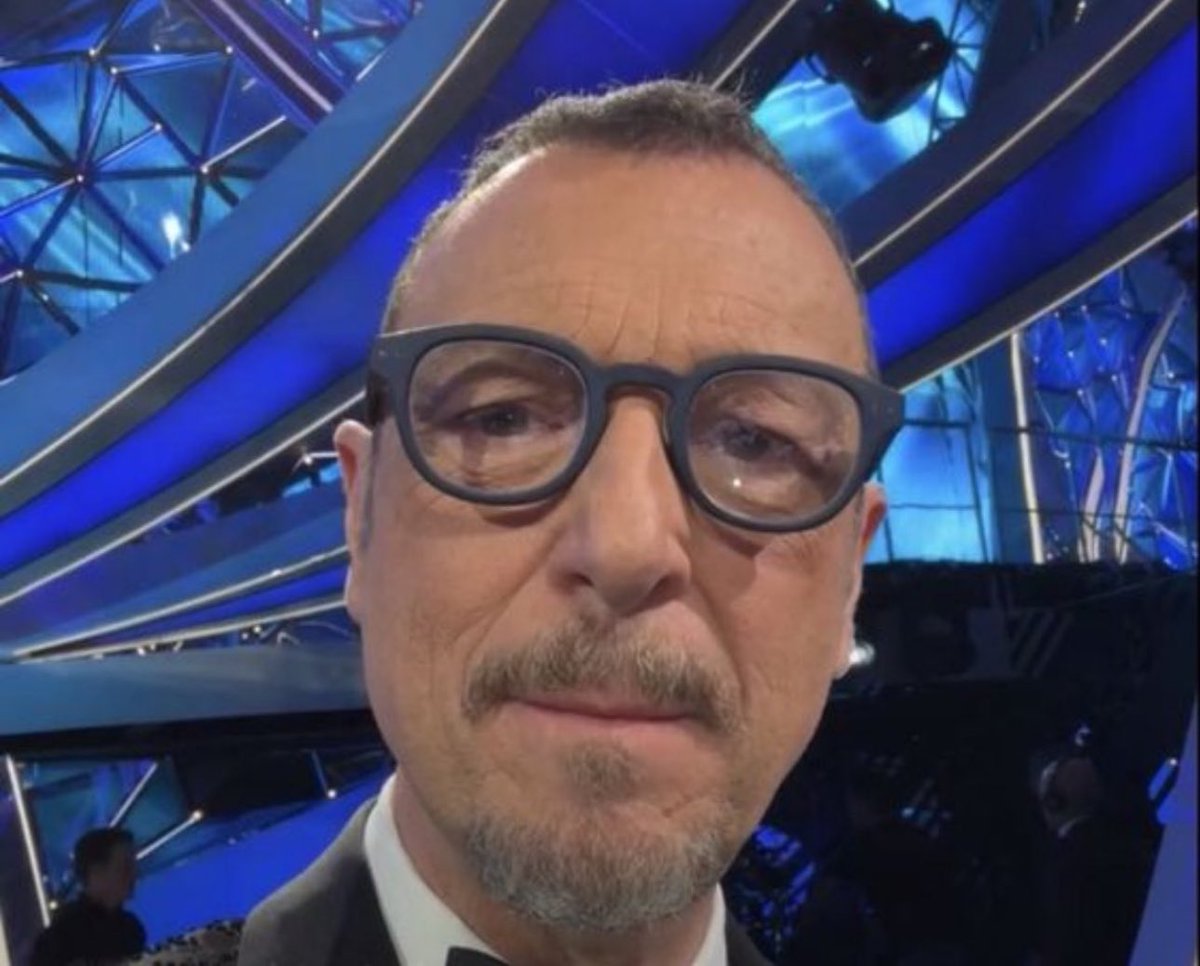 21_itram's tweet photo. AMADEUS DOPO UNA PAUSA PIPÌ ACCORGENDOSI CHE IN REALTÀ LA PUNTATA È FINITA #Sanremo2025 https://t.co/mrb7tYBr2z