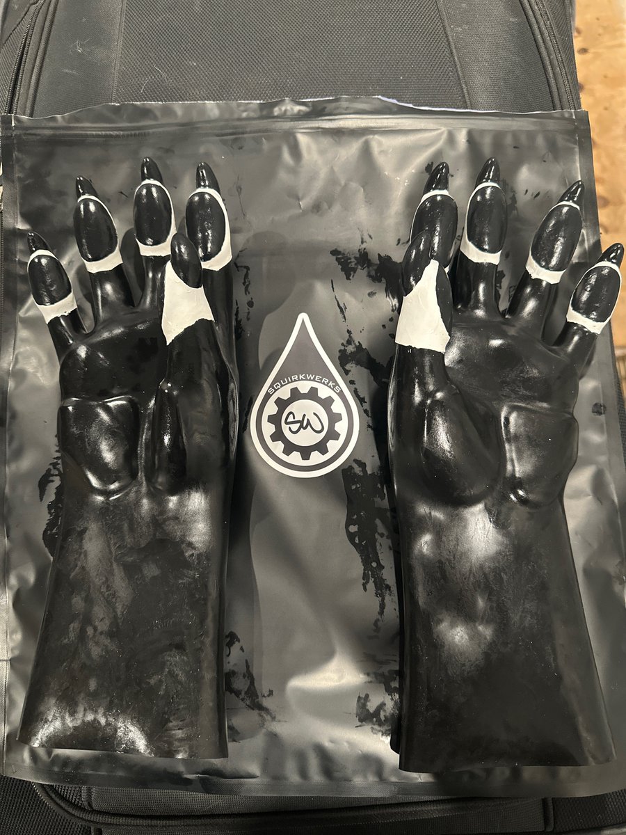 Niko 🇺🇸 🔜 FWH (@nikotieddown) on Twitter photo New paws from <a href="/SquirkWerks/">SquirkWerks LLC</a> arrived, they look amazing! Fantastic work as always, thank you!!! ❤️❤️❤️❤️ New paws from <a href="/SquirkWerks/">SquirkWerks LLC</a> arrived, they look amazing! Fantastic work as always, thank you!!! ❤️❤️❤️❤️