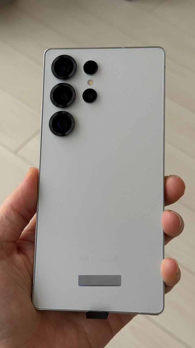 Galaxy S25 Ultra チタニウムホワイトシルバー届いたー！ 色めっちゃ