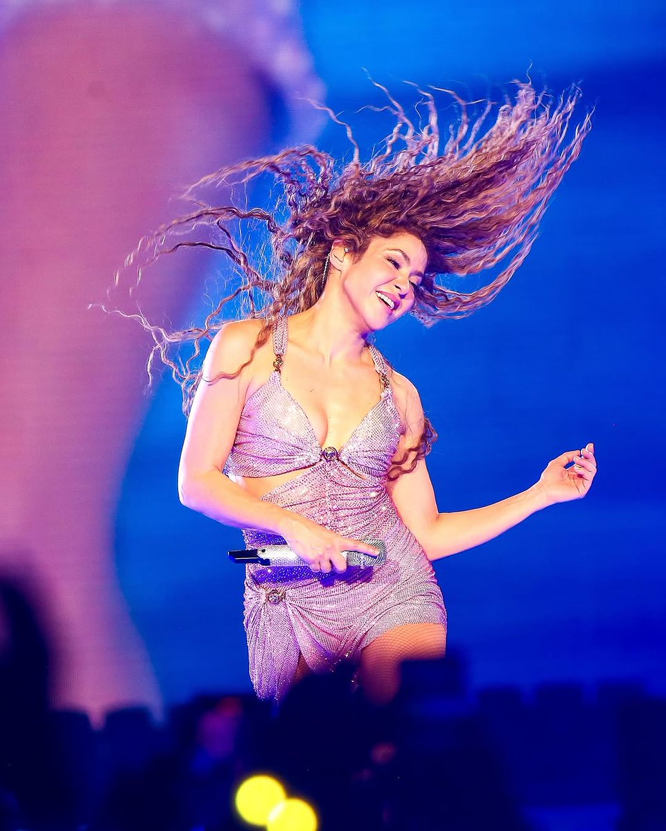SHAKIRA - LAS MUJERES YA NO LLORAN WORLD TOUR tweet media