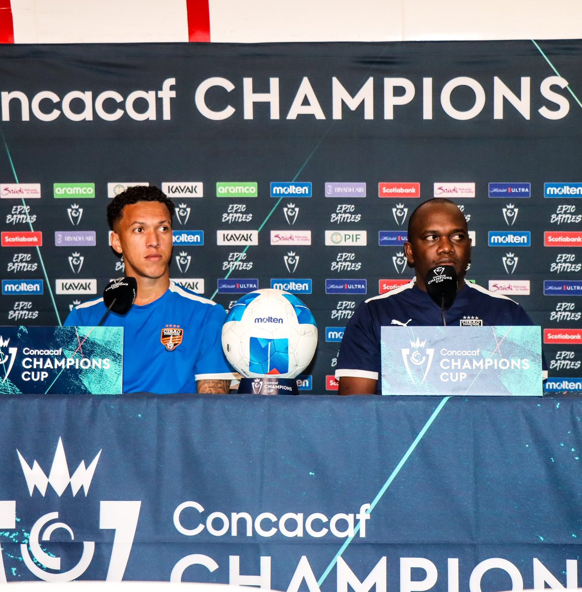 CibaoFC's tweet image. ¡Completada la rueda de prensa previa al partido de mañana! 

“Venir a un Estadio como el Akron a jugar un partido con un equipo como Chivas es un sueño, los futbolistas viven para momentos como este” - Jean Carlos López